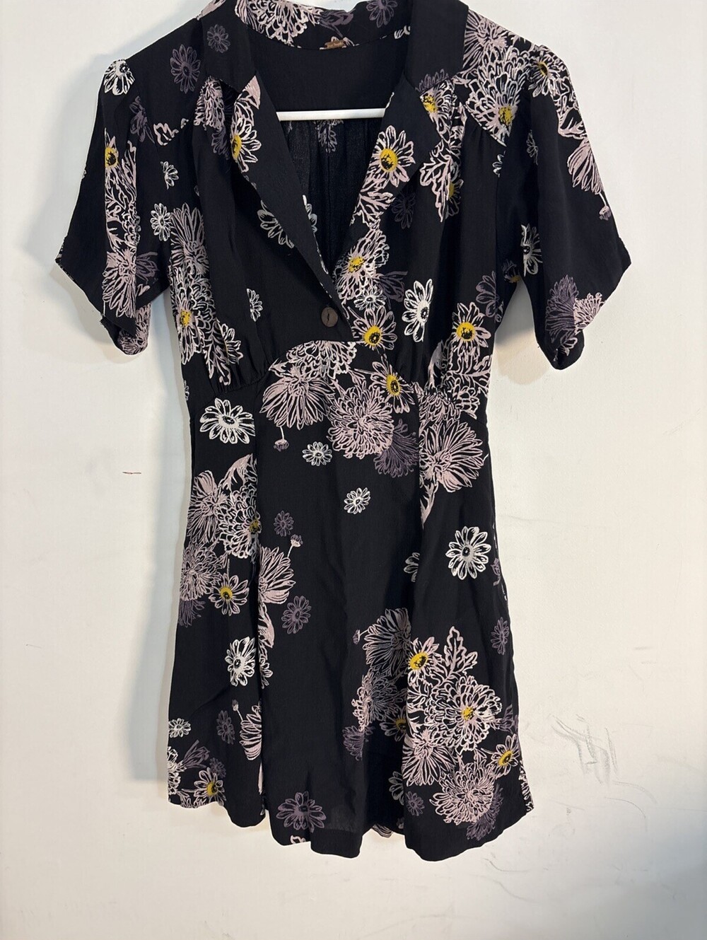 FREE PEOPLE Blue Hawaii Black Mini Dress Small Floral 100% Viscose Boho